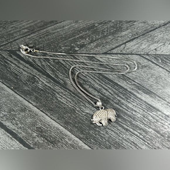 925 Sterling Silver Marcasite Asian Elephant Pendant and Chain - Picture 8 of 12